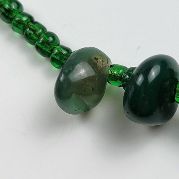 Green Glass Gem Tribal Statement Necklace Spiked And Smooth Chips Beaded 25 in - Picture 6 of 11